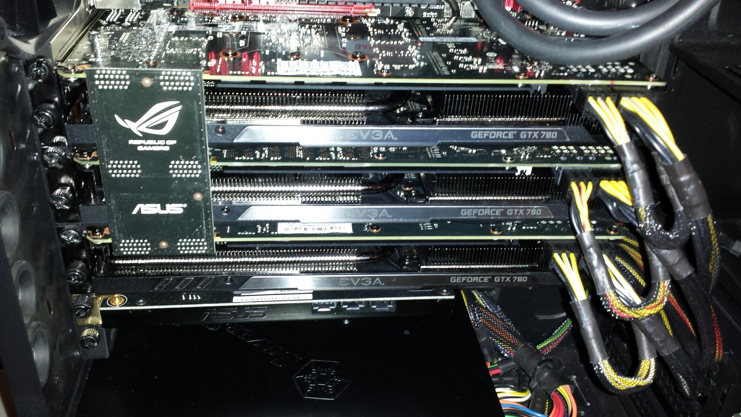 900x900px-LL-08d634cd_GTX780Tri-SLIPic2.jpeg