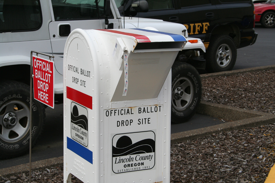oregon_ballot_drop_box.jpg