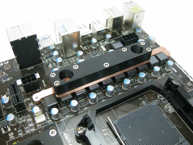 MSI%20990FXA-GD65_4.JPG