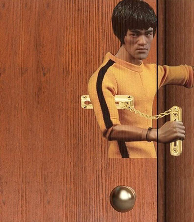bruce_chain01.jpg