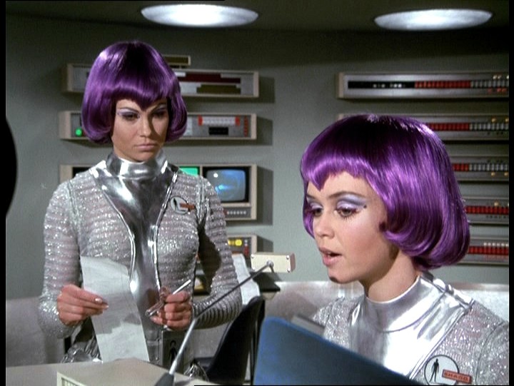 shado-ufo-girls-moonbase-10.jpg