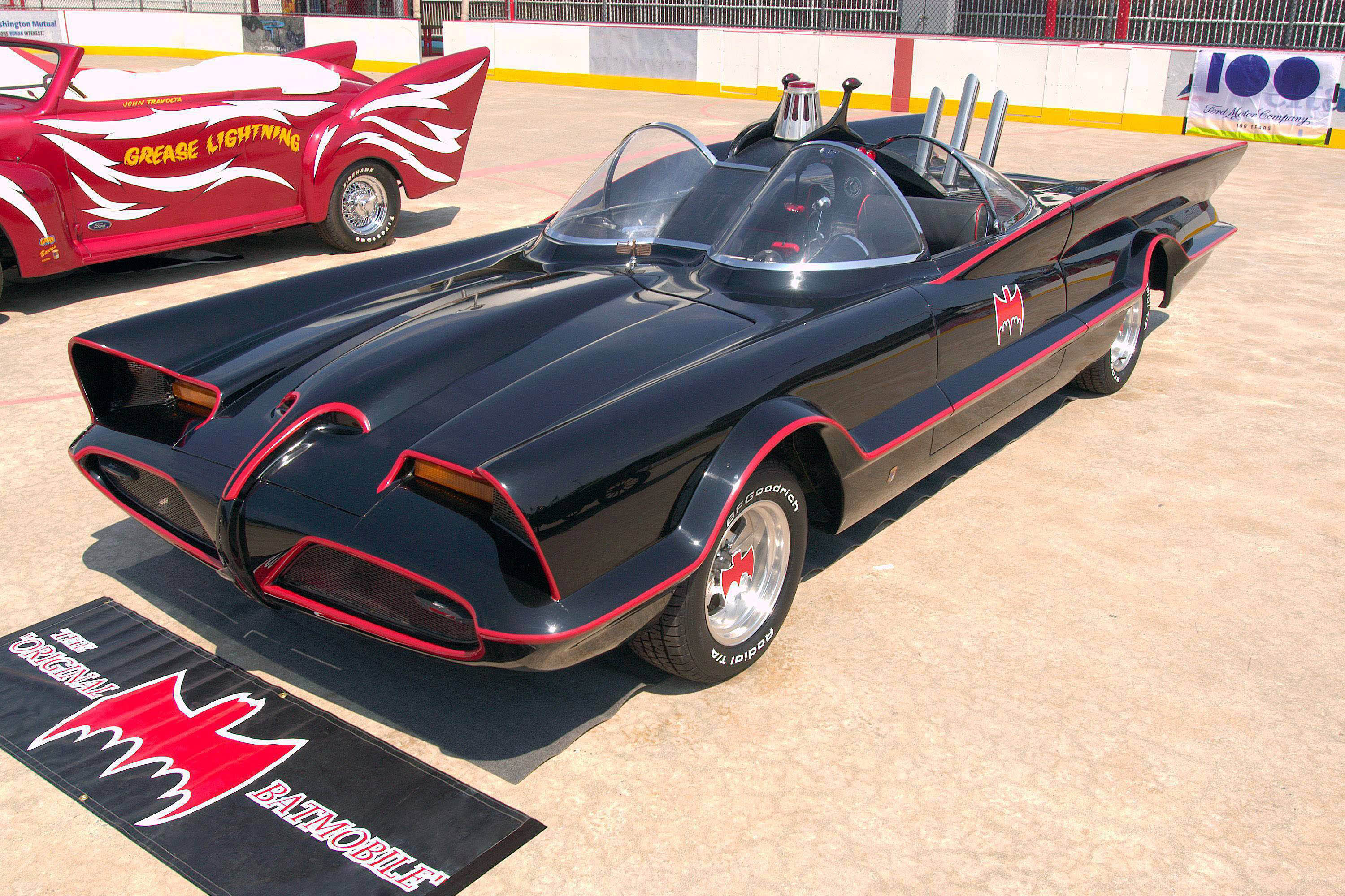 1960s_Batmobile_%28FMC%29.jpg