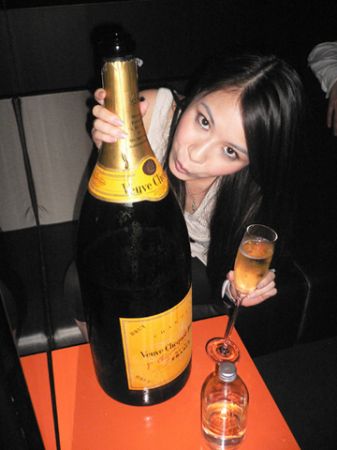 Qube_Club_Champagne.jpg
