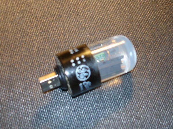 vacuum-tube-usb-thumb-drive_1.jpg