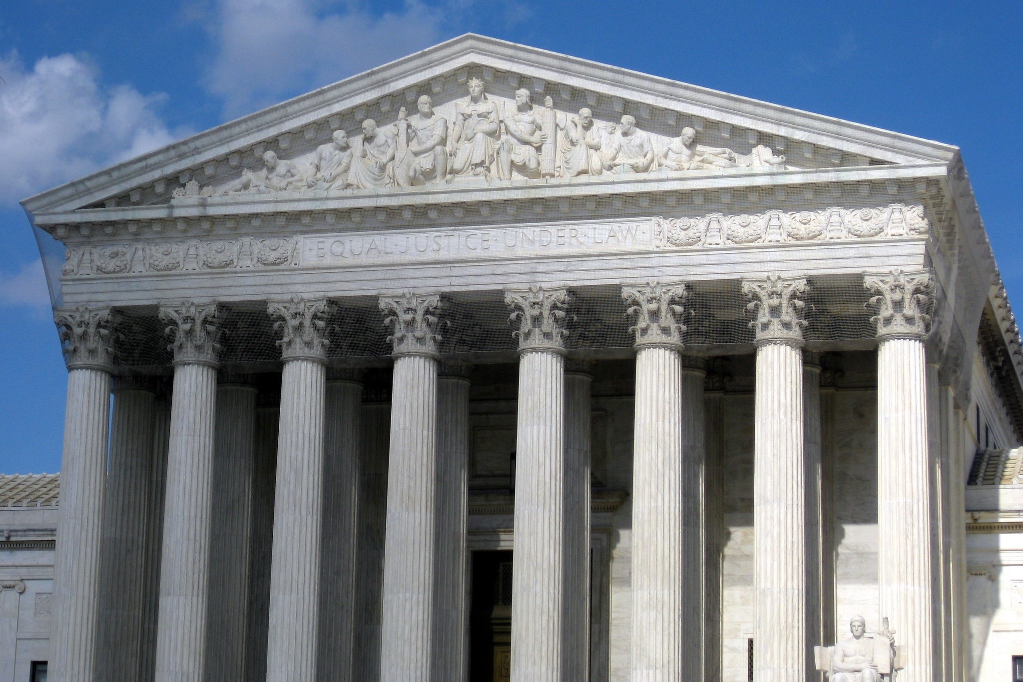 www.scotusblog.com