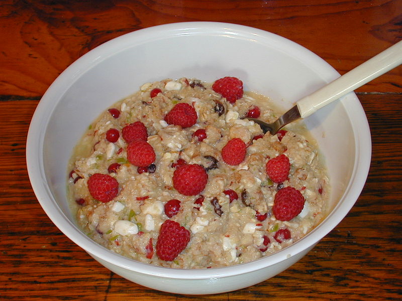 800px-Fresh-muesli.jpg