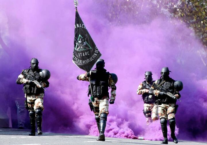 bolivian_police_3-tfb.jpg