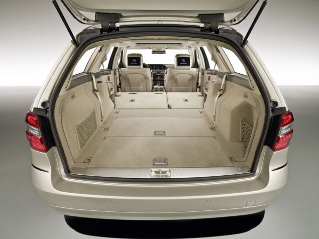 2011_e350_wagon_27_medium-635x476.jpg