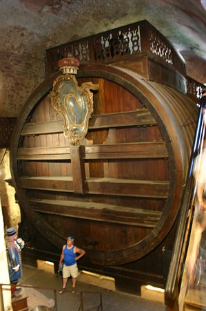 world-s-largest-wine.jpg