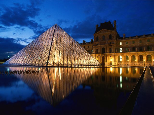 France_Louvre-Pyramid_115.jpg