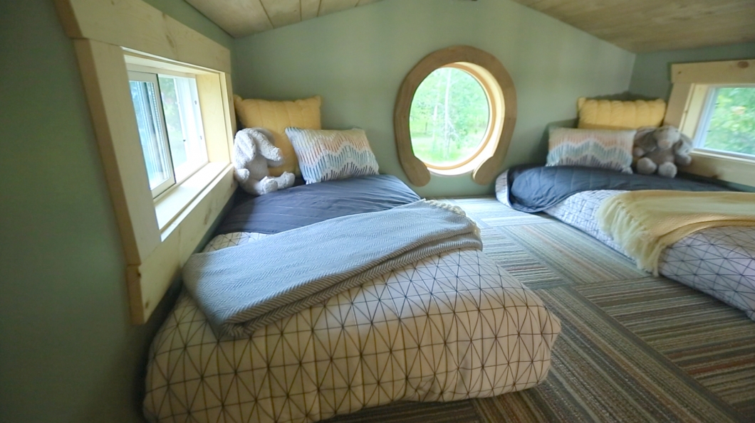 minnesota-tiny-house-kids-room-P.jpeg