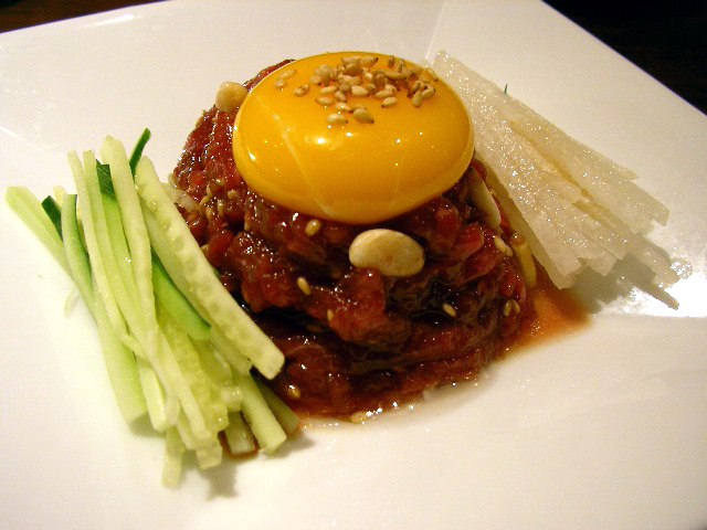 Korean.food-Yukhoe-01.jpg