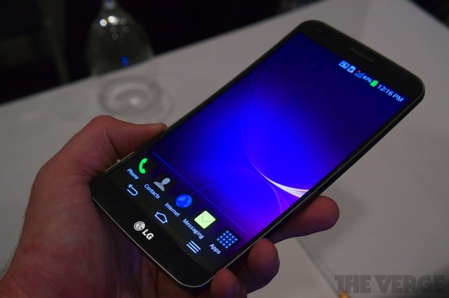LG_G_Flex_large_verge_medium_landscape.jpg