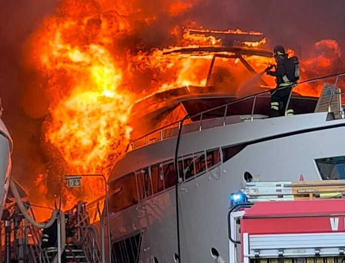 www.superyachttimes.com