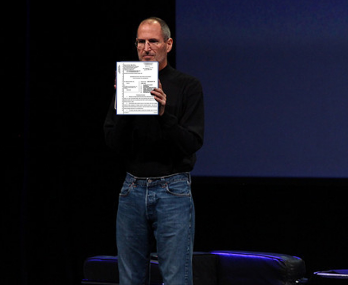 Steve_Jobs_W_lawsuit-348x285.png
