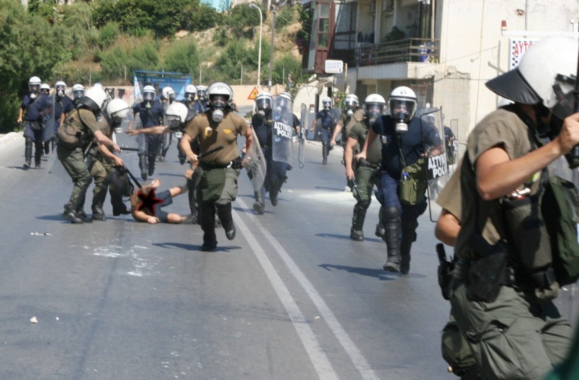 Greek_riot_police_2.jpg