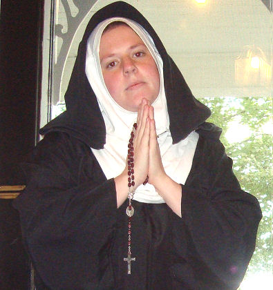 make+a+nun+costume+1.jpg