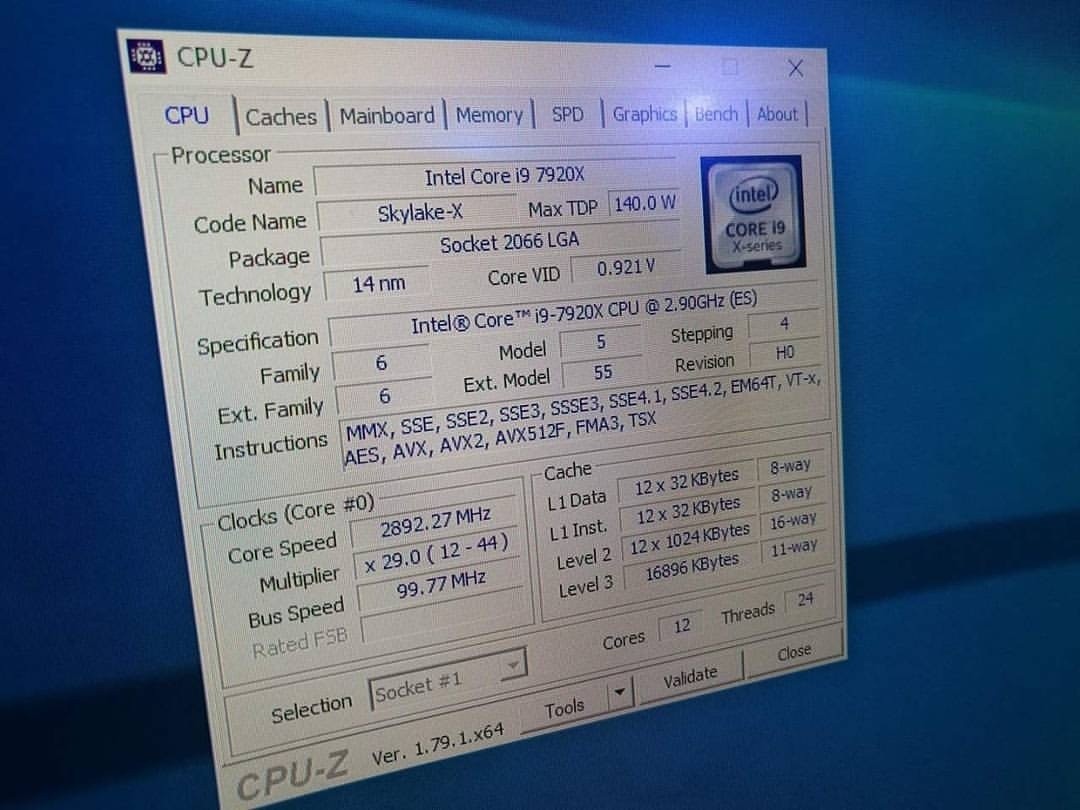 Intel-Core-i9-7920X-CPU.jpg