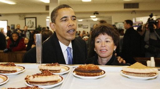 obama-valerie-jarrett-piejpg-26b142fc36f46eb7.jpg