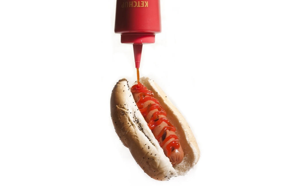 chi-ketchupgate-revisited-its-ok-to-put-ketchup-on-hot-dogs-20141028