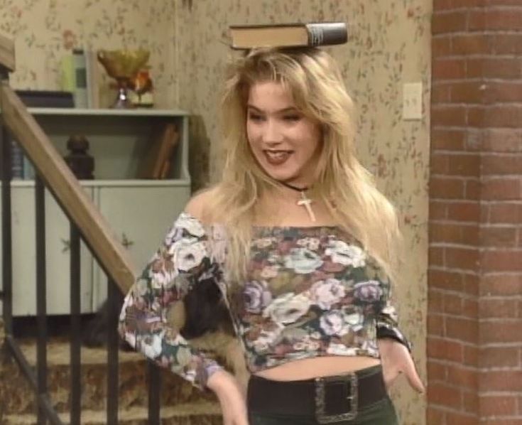 Kelly Bundy | Fashion, Floral tops, Women