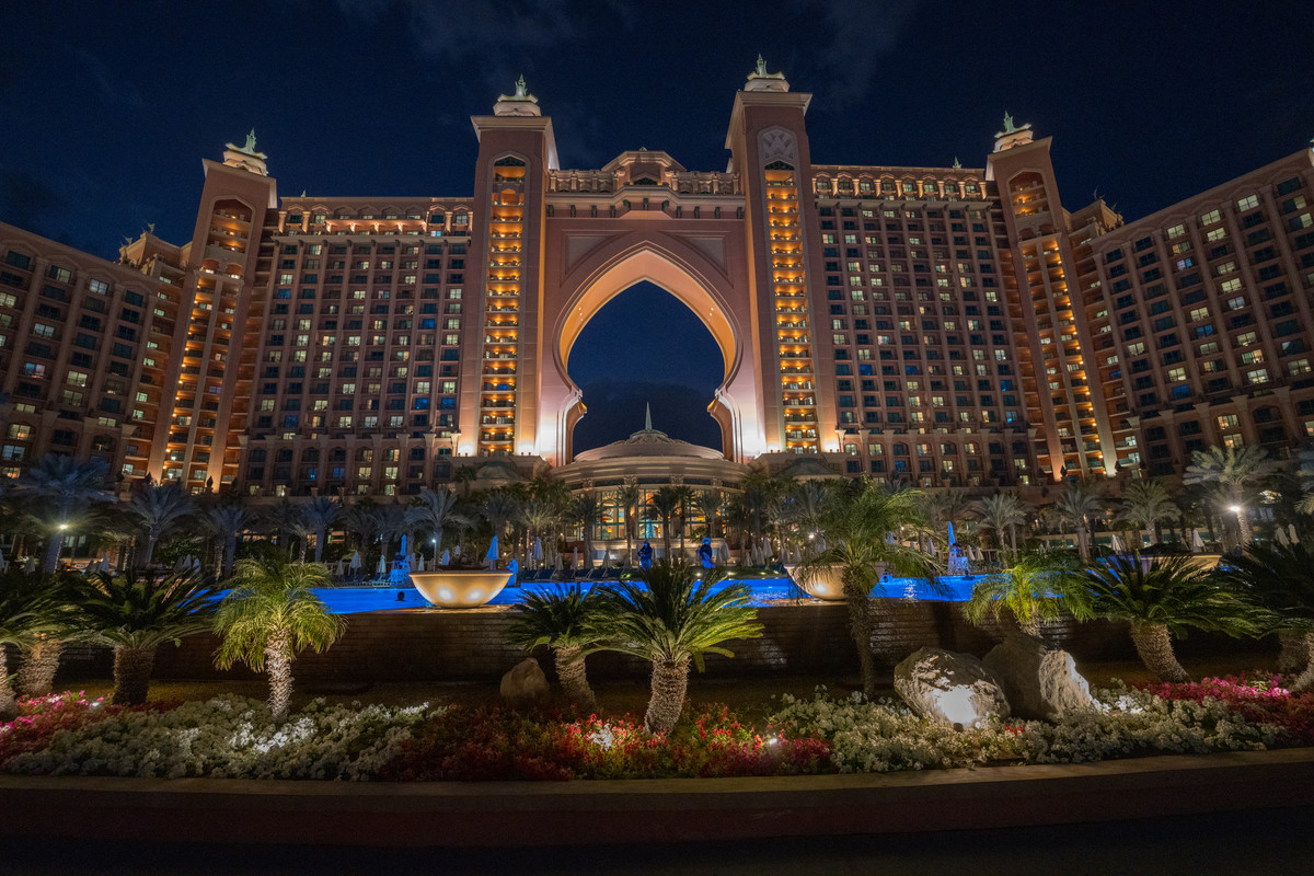 008-Atlantis-Dubai-night.jpg