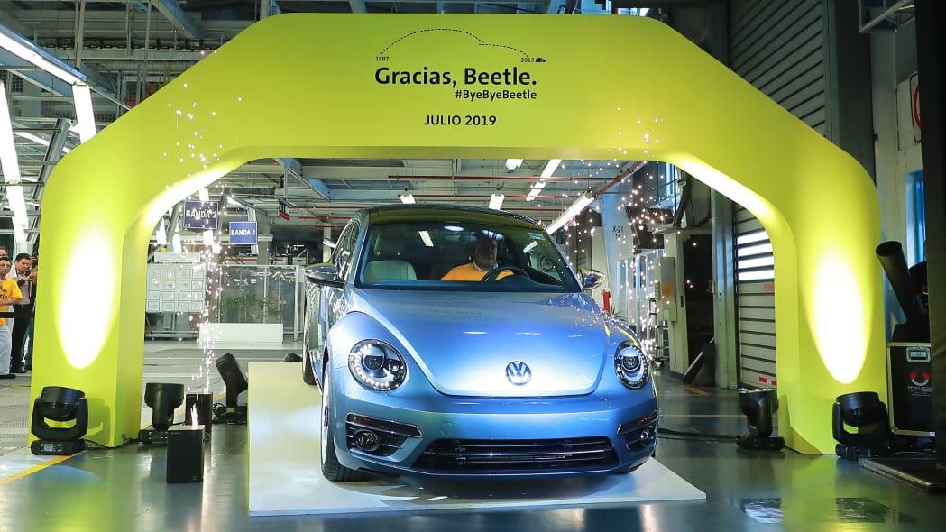 volkswagen_ceases_the_production_of_the_popular__beetle__after_21_years-4.jpeg