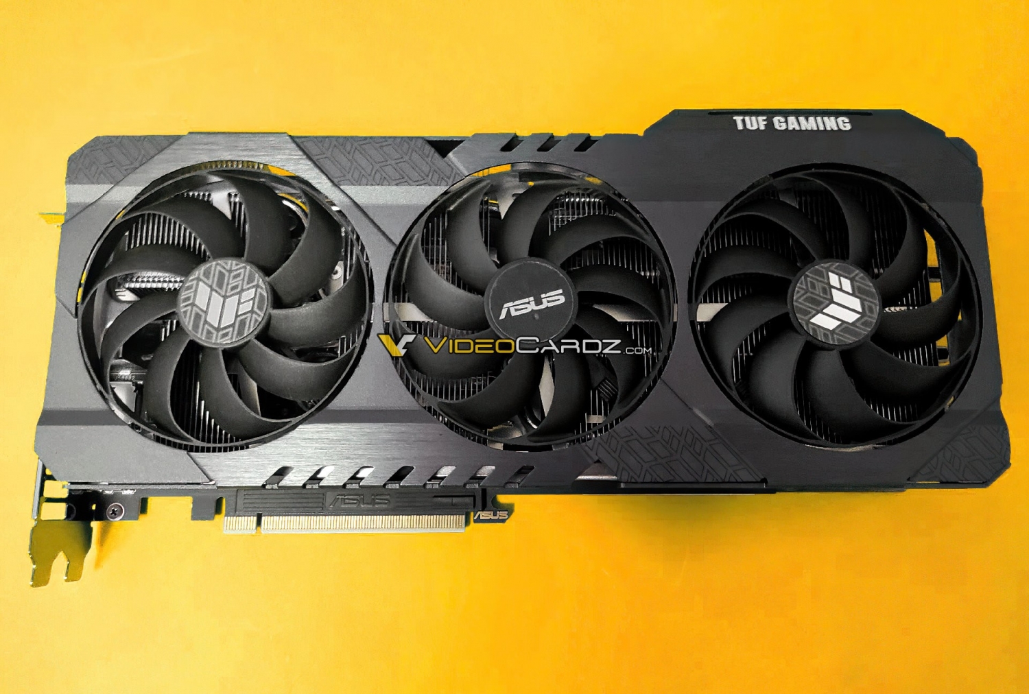 76394_01_asus-geforce-rtx-3060-ti-tuf-gaming-oc-smiles-for-the-camera_full.jpg