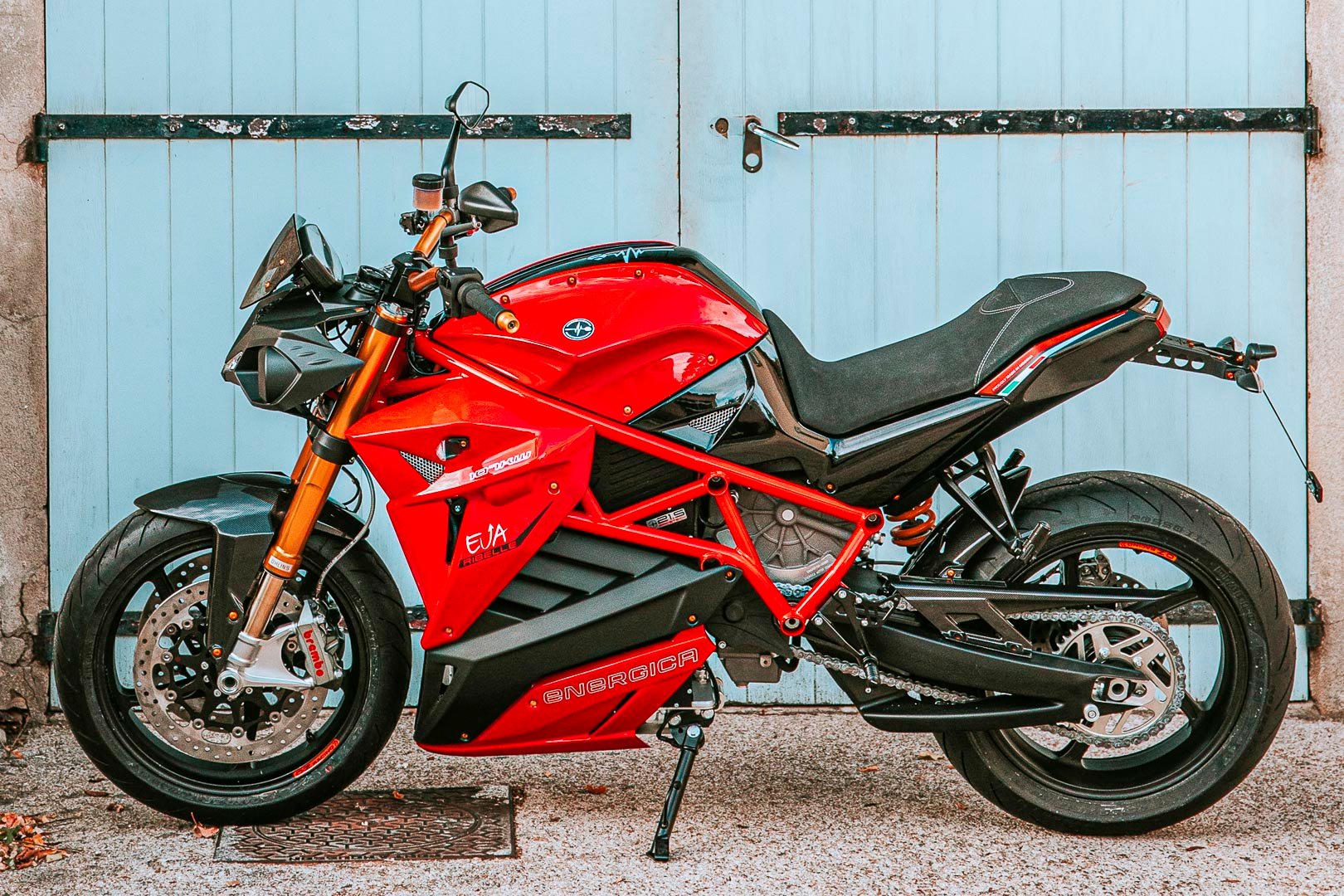 2020-Energica-Eva-Ribelle-First-look-electric-motorcycle-sport-2.jpg