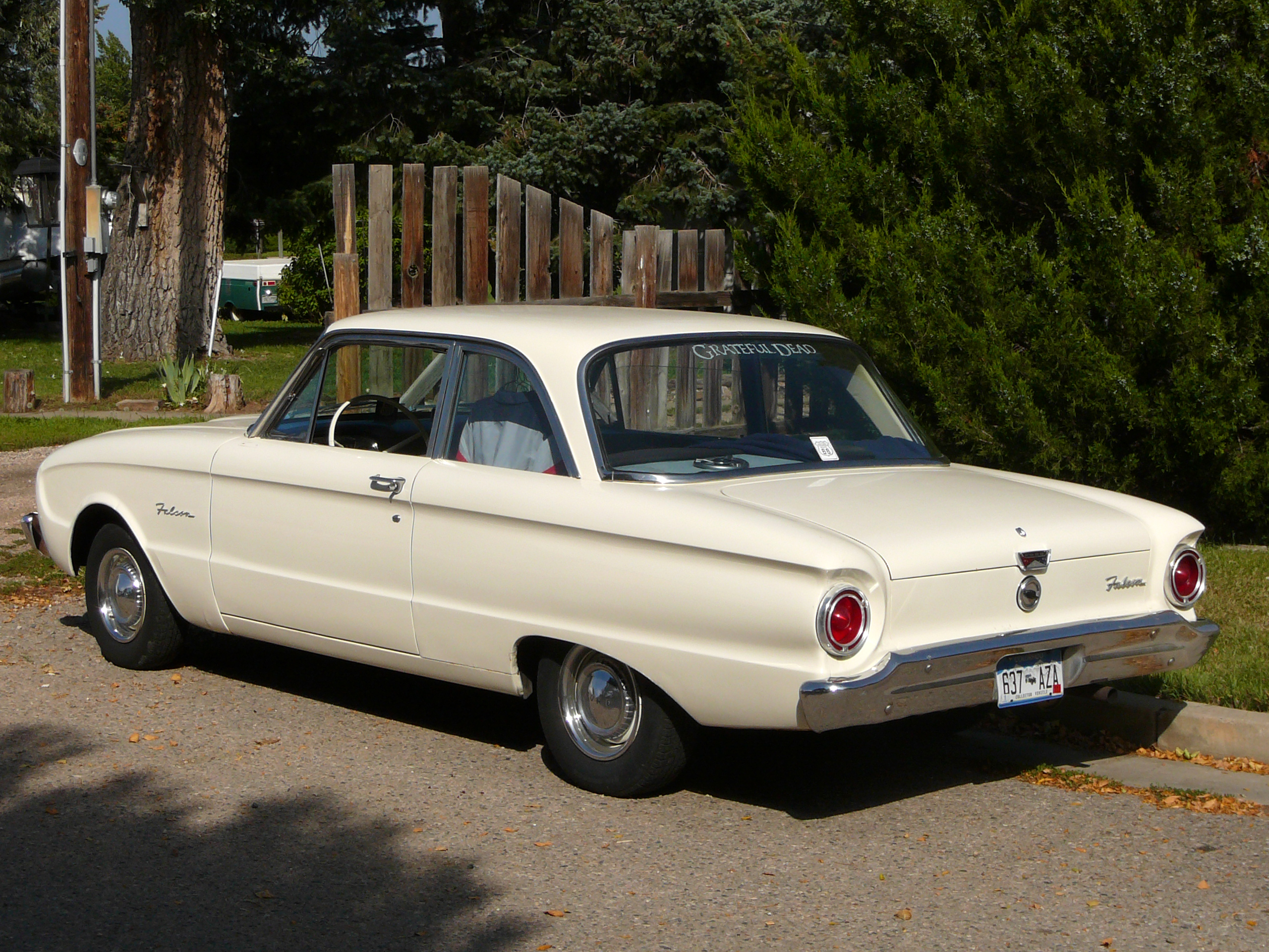 1960_Ford_Falcon.jpg
